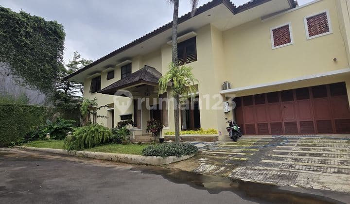 Disewakan Rumah Bagus Siap Huni Area Pejaten Barat Ada Kolam Renang