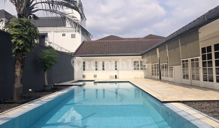 Disewakan Rumah Nyaman Siap Huni di Kemang Ada Kolam Renang