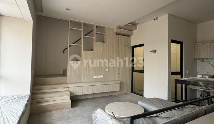 This translation means "Furnished Tabebuya House 3 Bedrooms Facing South in BSD - No Co-broker."