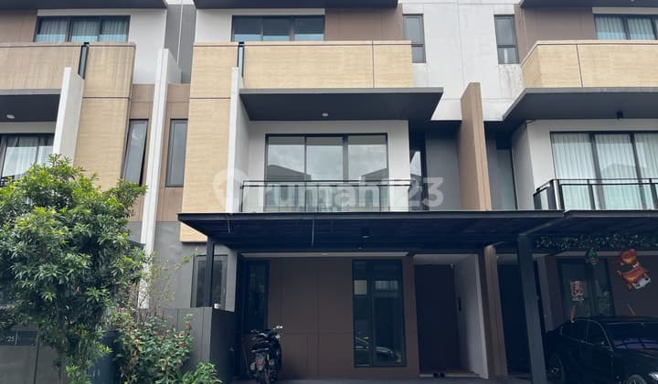 Luxury 4-Bedroom House Strategically Located in BSD The Zora