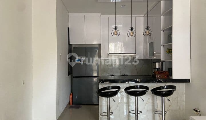 Serene Environment Home in West Jakarta Area