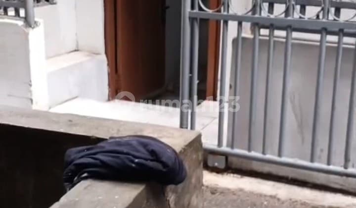 Di Jual Rumah Lama di Pangeran Jayakarta Strategis