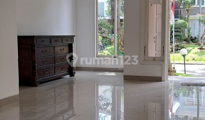 Rumah Siap Huni. 2 Lantai. Bebas Banjir.