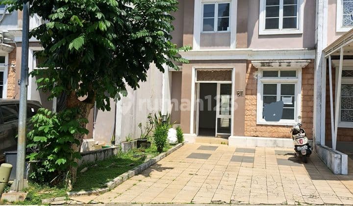 Rumah 2 Lantai.tengah Kota. Dekat Sekolah. Pasar.bebas Banjir