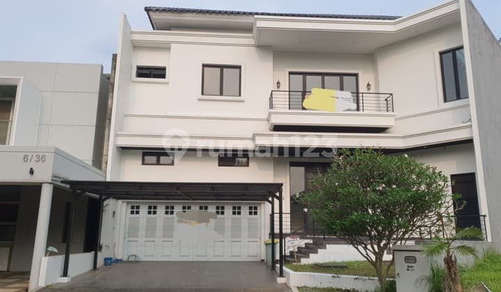 Rumah 2 Lantai. Luas. Bebas Banjir. Dekat Sekolah