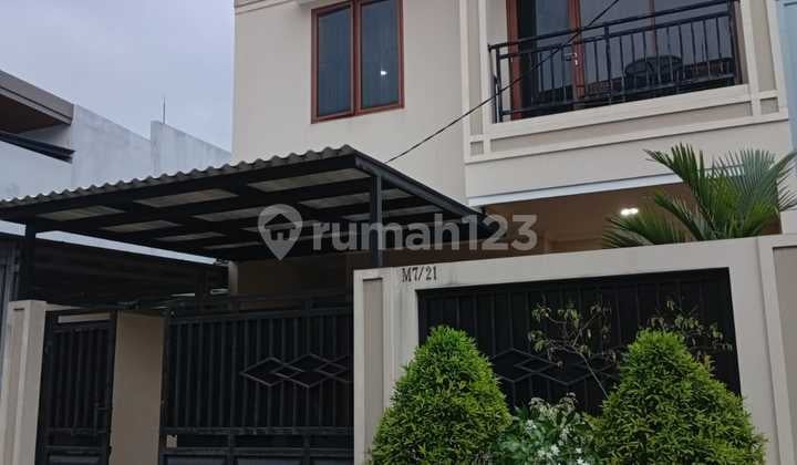 Di Jual Rumah 2 Lantai Bagus di Taman Gigi Jaka Setia Bekasi