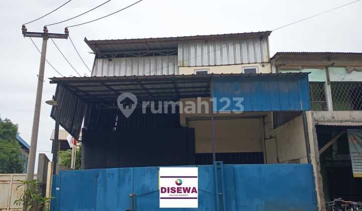 For rent small warehouse by the roadside in Setu, West Cikarang
