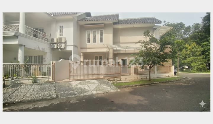 Di Jual rumah cakep Furnish, 2 Lantai Komplek royal residence
