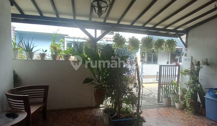 Di Jual Rumah Cantik 1½ Lantai, Siap Huni di Galaxy