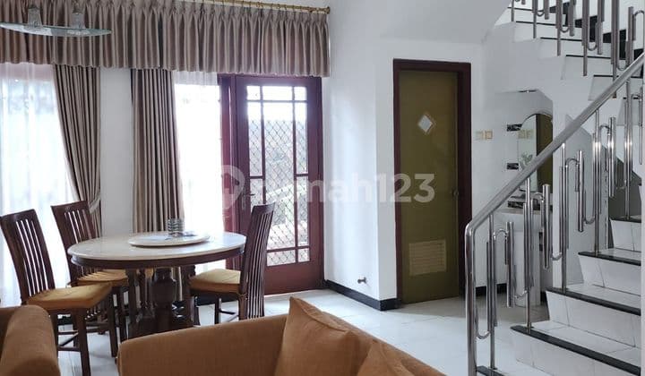 Rumah SHM 2 Lantai di Banyumanik Semarang