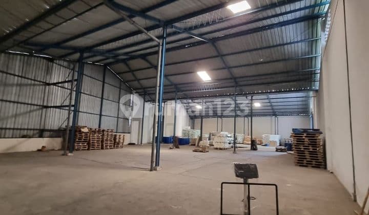 Affordable Warehouse 1452 m Good Ready to Use Good