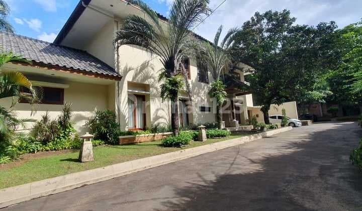 Properti Eksklusif di Pejaten dengan Desain Indah Dekat Kemang dan Kuningan