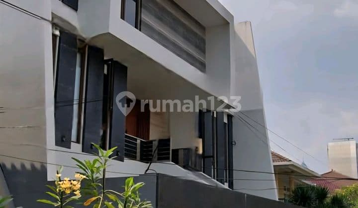 Exclusive 3-Story House for Rent in Kuningan, South Jakarta