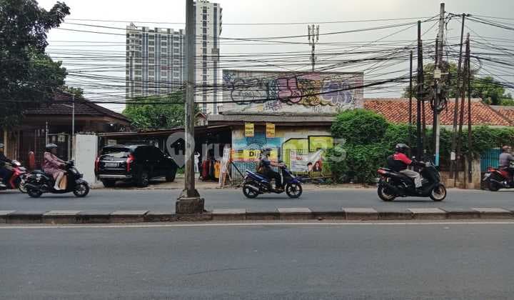 Rumah Tua Strategis Jalan Raya Bogor Jakarta Timur di JUAL