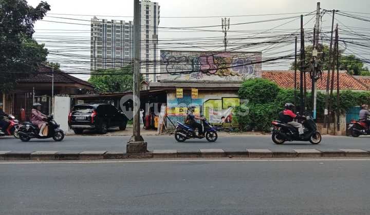Rumah Tua Strategis Jalan Raya Bogor Jakarta Timur di JUAL