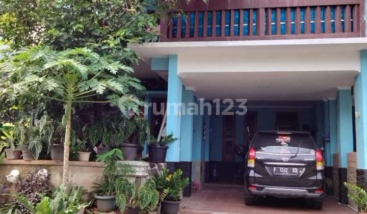 3-Story House for Sale in Florence Cluster, Kota Wisata