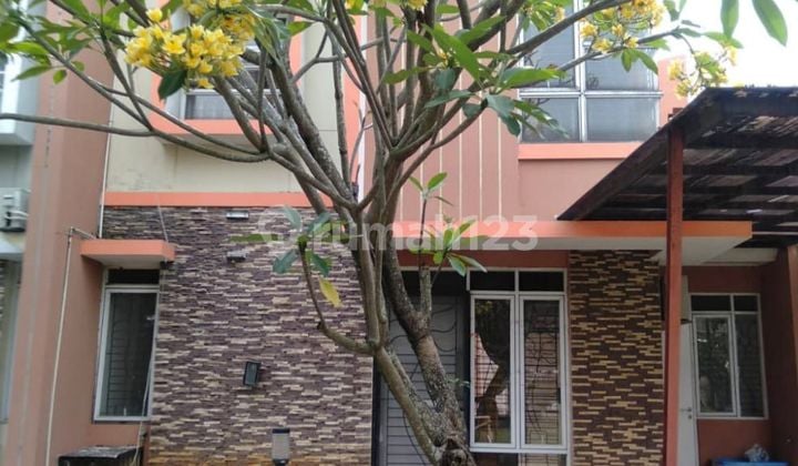 Rumah depan Taman/Fasum Metland Transyogi Cluster Gloxinia