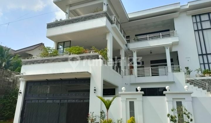 Rumah Mewah 3 Lantai Jalan Sukamulya Bogor di JUAL