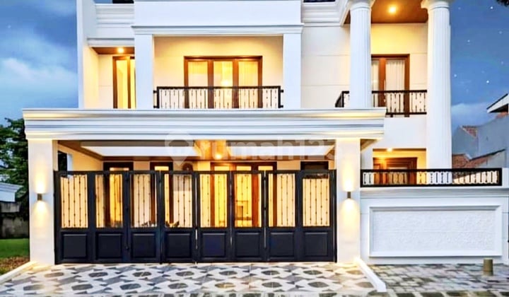 Dijual Rumah Mewah Furnished di Boulevard Citra Grand Cibubur