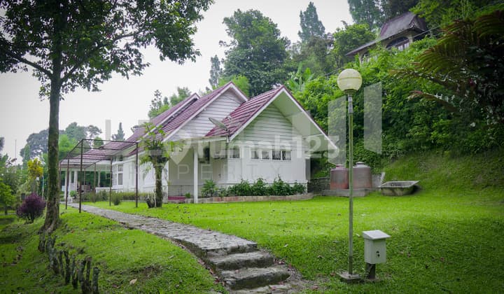 Villa for Sale in Puncak - Spacious Land and Complete Facilities