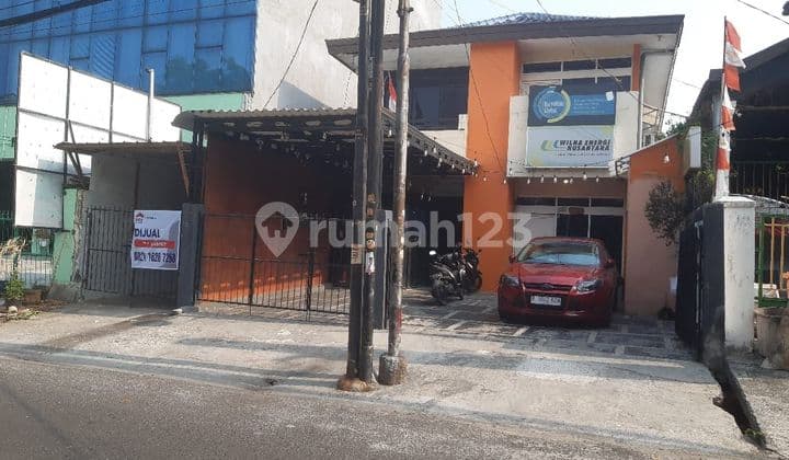 For sale: house in the Kramat area, also suitable for business.