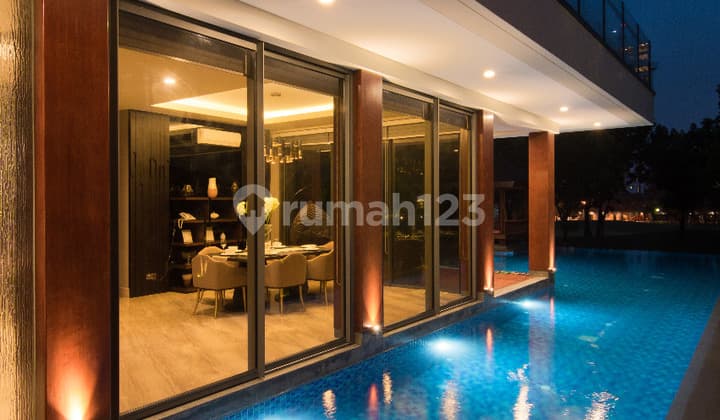 Dijual Rumah Mewah Full Furnish di Graha Famili Long Golf View Surabaya Barat