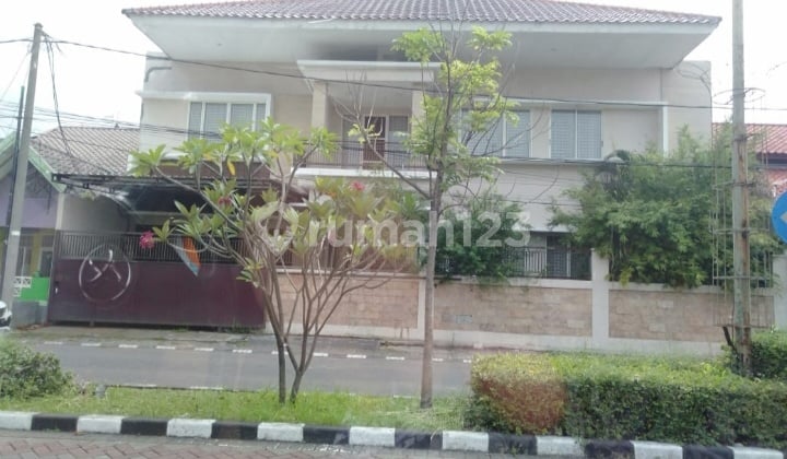 Disewakan Rumah Furnished Babatan Pratama Wiyung Surabaya Barat