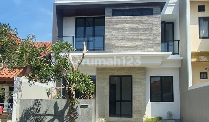 Minimalis Internasional Village Citraland Surabaya Barat