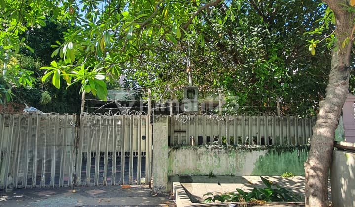 Rumah Hitung Tanah Wr Supratman Surabaya