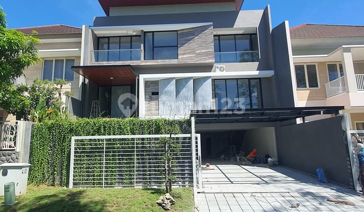 New 3-Story House International Golf Hill West Surabaya