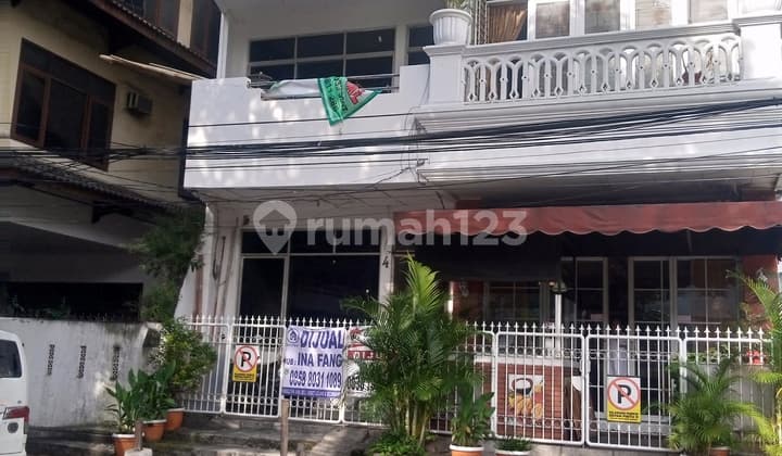 Ruko gandeng krekot pasar baru