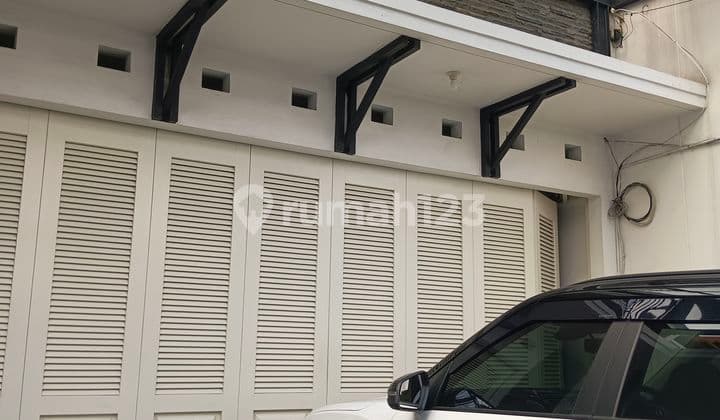 Big luxury house in Cengkareng cheap