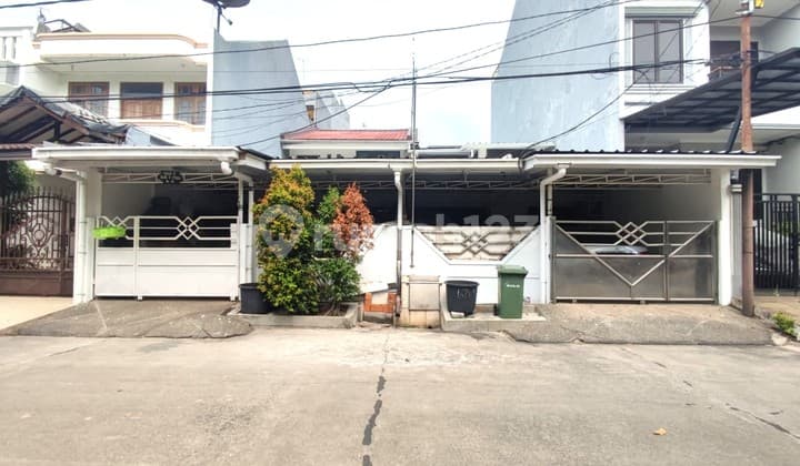 Rumah Sunter Paradise 2 Parkir Luas Hadap Taman OL Shop