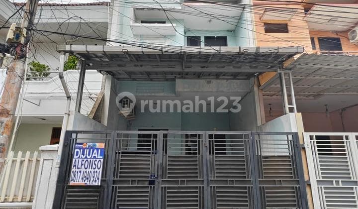 Rumah 3LT Kondisi Rapi Jl Teratai Tomang Siap Huni