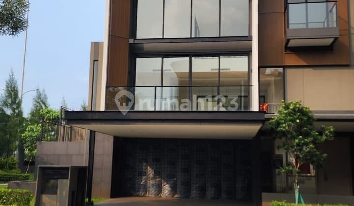 Rumah Hoek Mewah Laurel Navapark BSD City