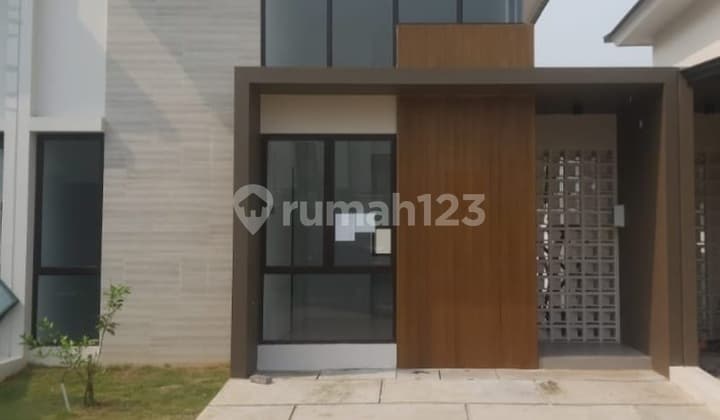 WTS Rumah Citra Garden Serpong Posisi Depan Taman Siap Huni