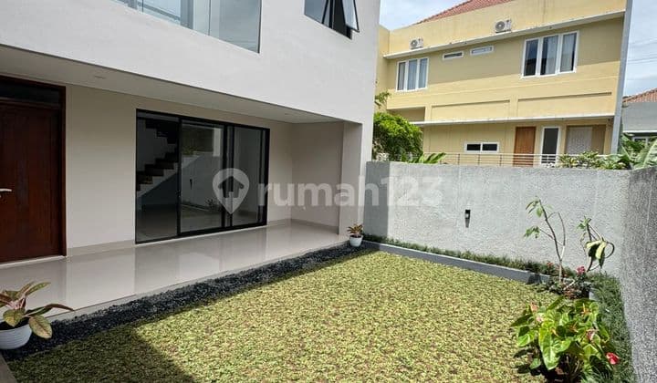 Jual Rumah Modern 2Lt+Basement di Cluster Dago Bandung