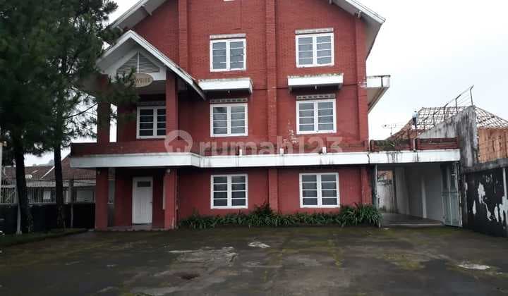 Jual Tanah Bonus Villa Cantik 3 Lantai di Lembang Bandung