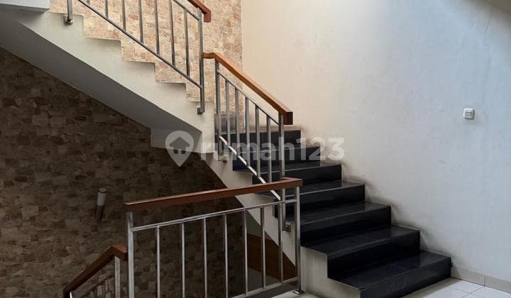 Jual/Sewa Rumah 3 Lantai di Cluster Singgasana Pradana Bandung