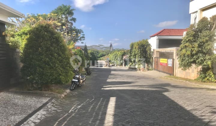 DIJUAL VILLA LUAS DIKAWASAN GOLF RESORT PECATU BALI