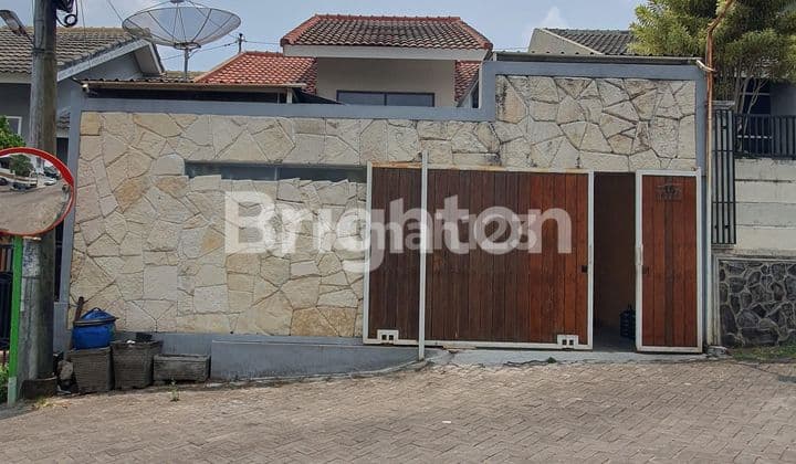 Rumah terawat 1 lt full renovasi selangkah ke alun alun kota Batu