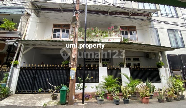 Rumah Siap Huni Dekat Grand Indonesia Jakarta Pusat