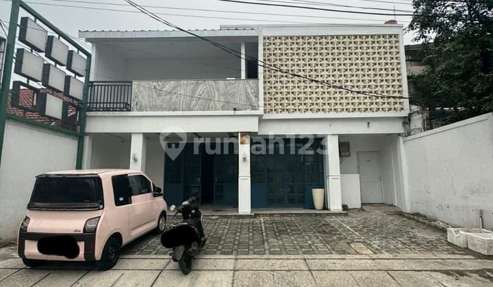 Jual Cepat Rumah Cocok untuk Usaha di Kebayoran Baru Jakarta Selatan