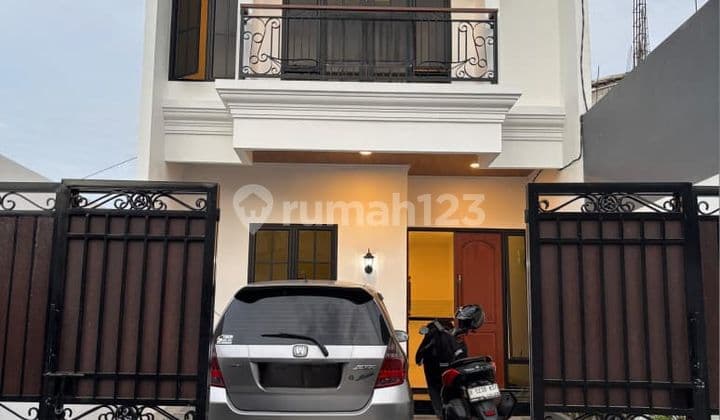 Rumah Bagus Dalam Komplek Dekat Akses Toll Jatiwaringin