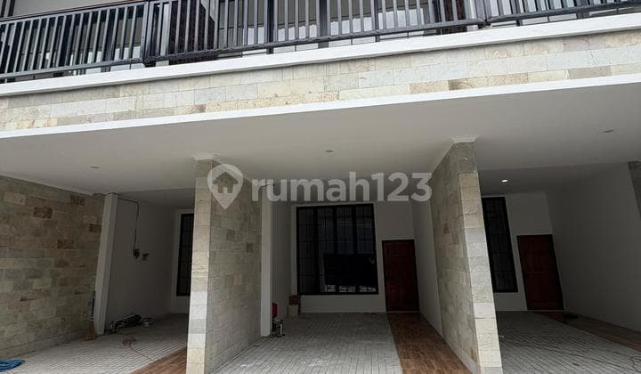 Jual Rumah Eksklusif 2 Lantai di Tebet Jakarta Selatan
