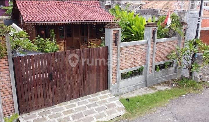 Rumah Renon Bawah Pasar Moh Yamin