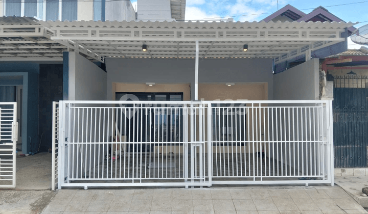 Rumah di Babatan Pantai Utara Surabaya