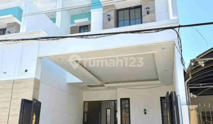 2 Unit Rumah Baru Classic di Babatan Pantai, Kenjeran