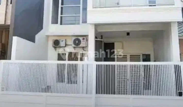 Minimalist Fully Furnished House at Taman Mutiara, Pakuwon City Minimalist Fully Furnished House at Taman Mutiara, Pakuwon City