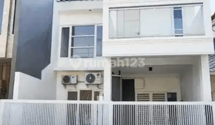 Minimalist Fully Furnished House in Taman Mutiara Pakuwon City